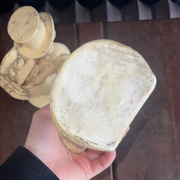 Vintage Cream Bookends with Figurines - Picture 9 of 9